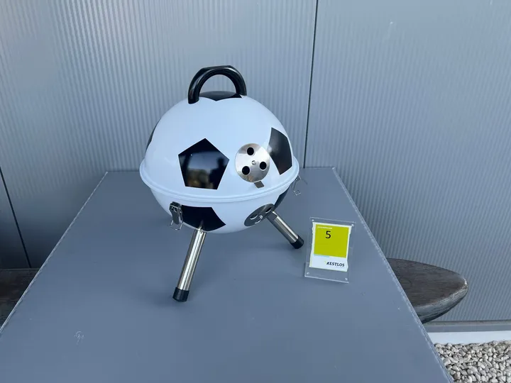 Fußball-Kugelgrill / Holzkohlegrill